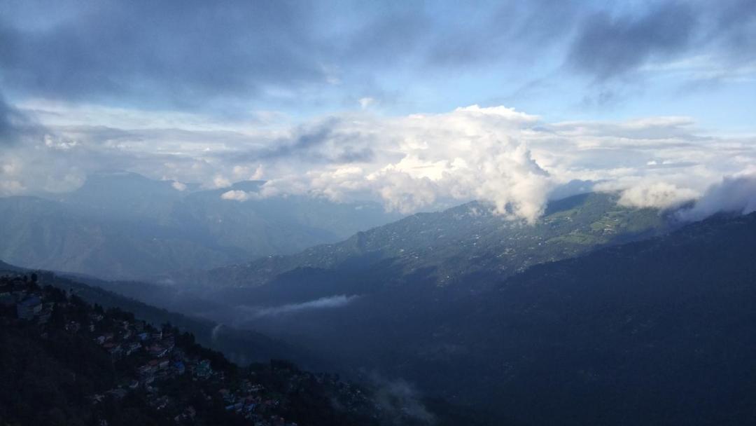 Sunrise Darjeeling (West Bengal)